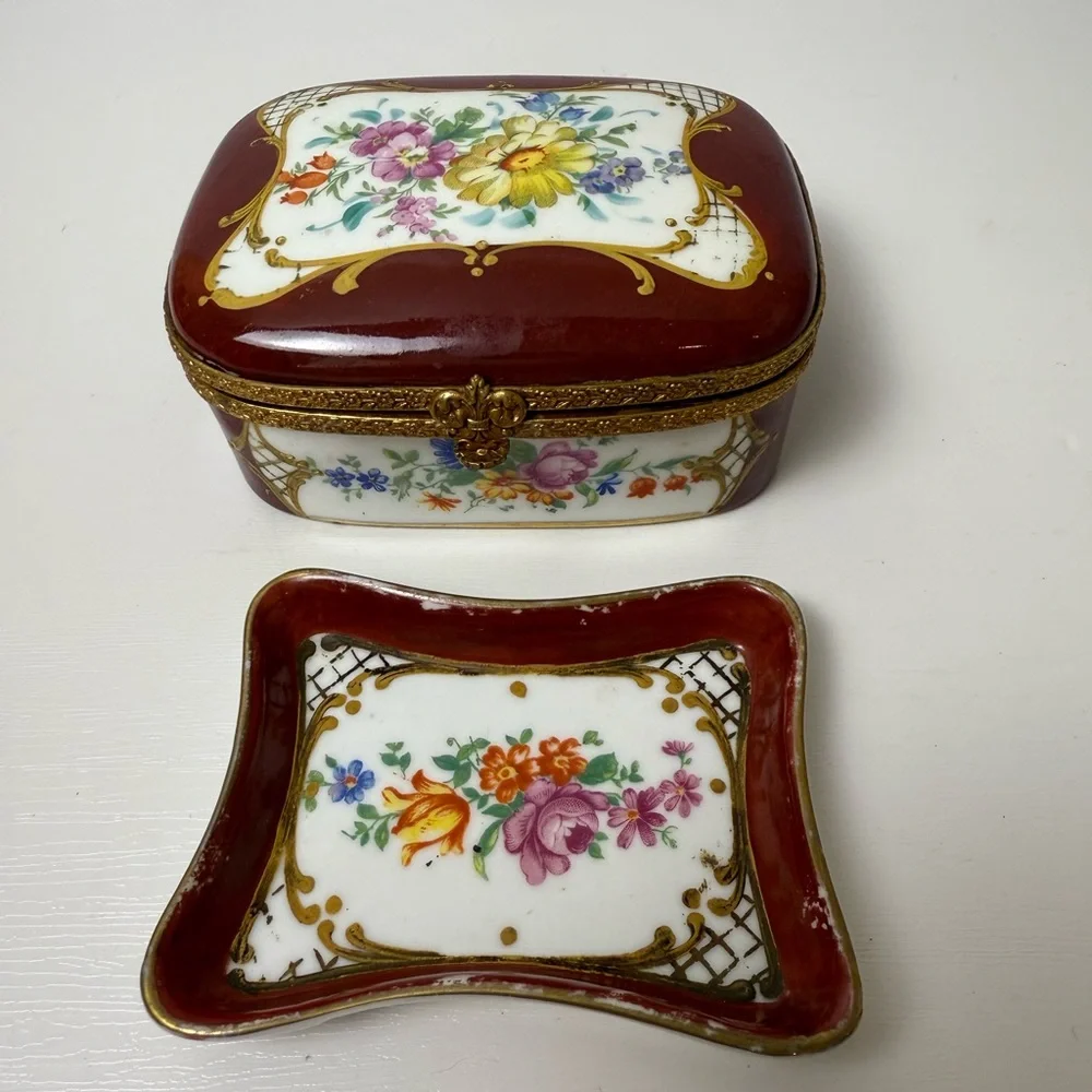 France Hand Painted Plum Porcelain Hinged Trinket Box With Matching Trinket Tray - Picture 1 of 13